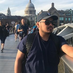 Meet your Posher, Carlos